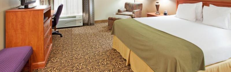 Holiday Inn Express Hotel & Suites Columbus By Ihg Exterior photo